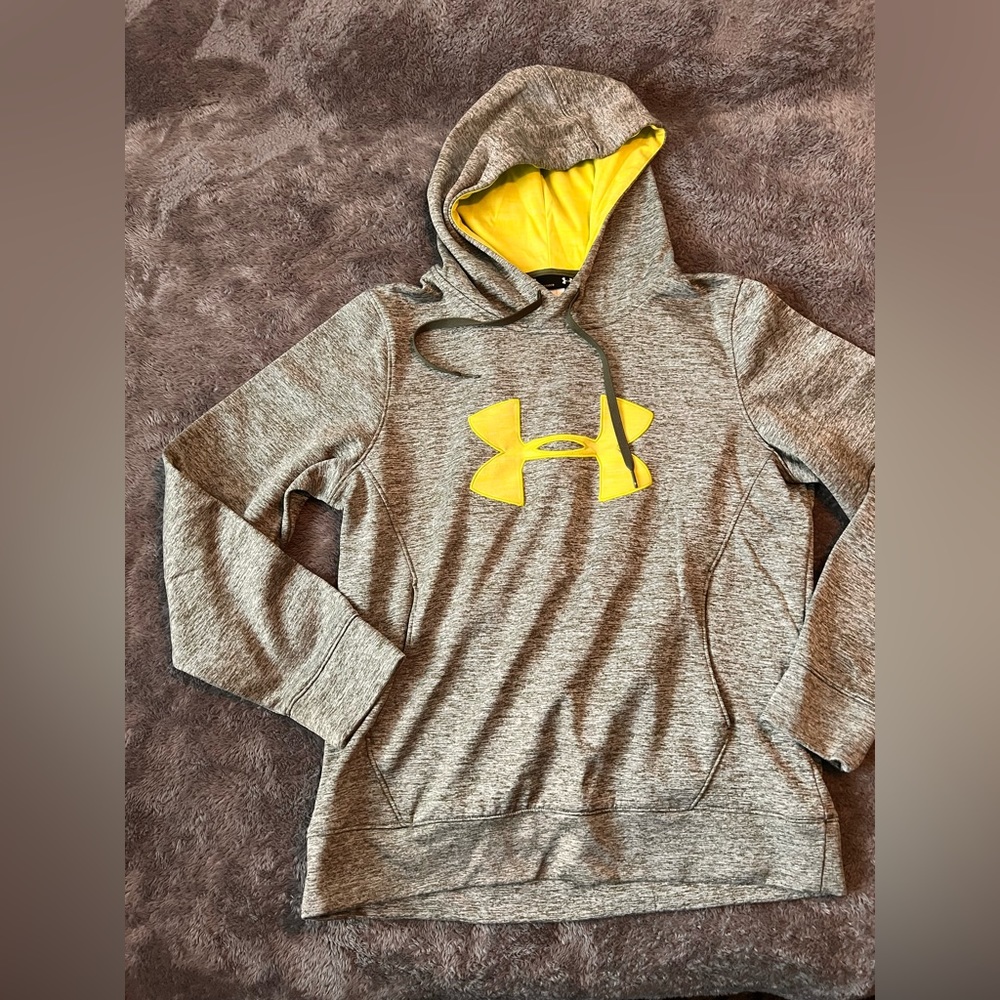Under Armour Woman’s hoodie